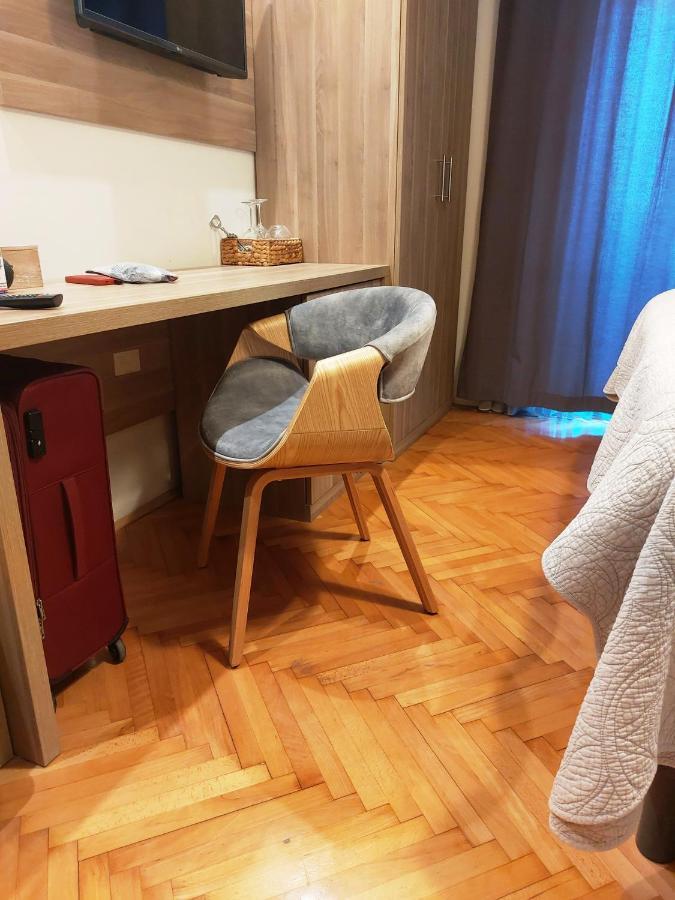 Villa B&B Marina & Parking Free 罗维尼 外观 照片
