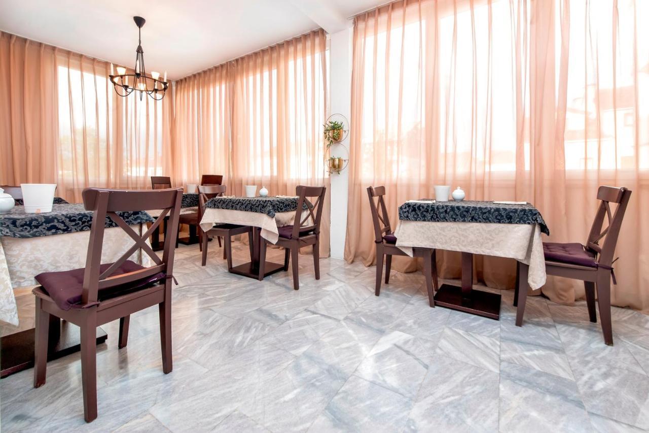 Villa B&B Marina & Parking Free 罗维尼 外观 照片