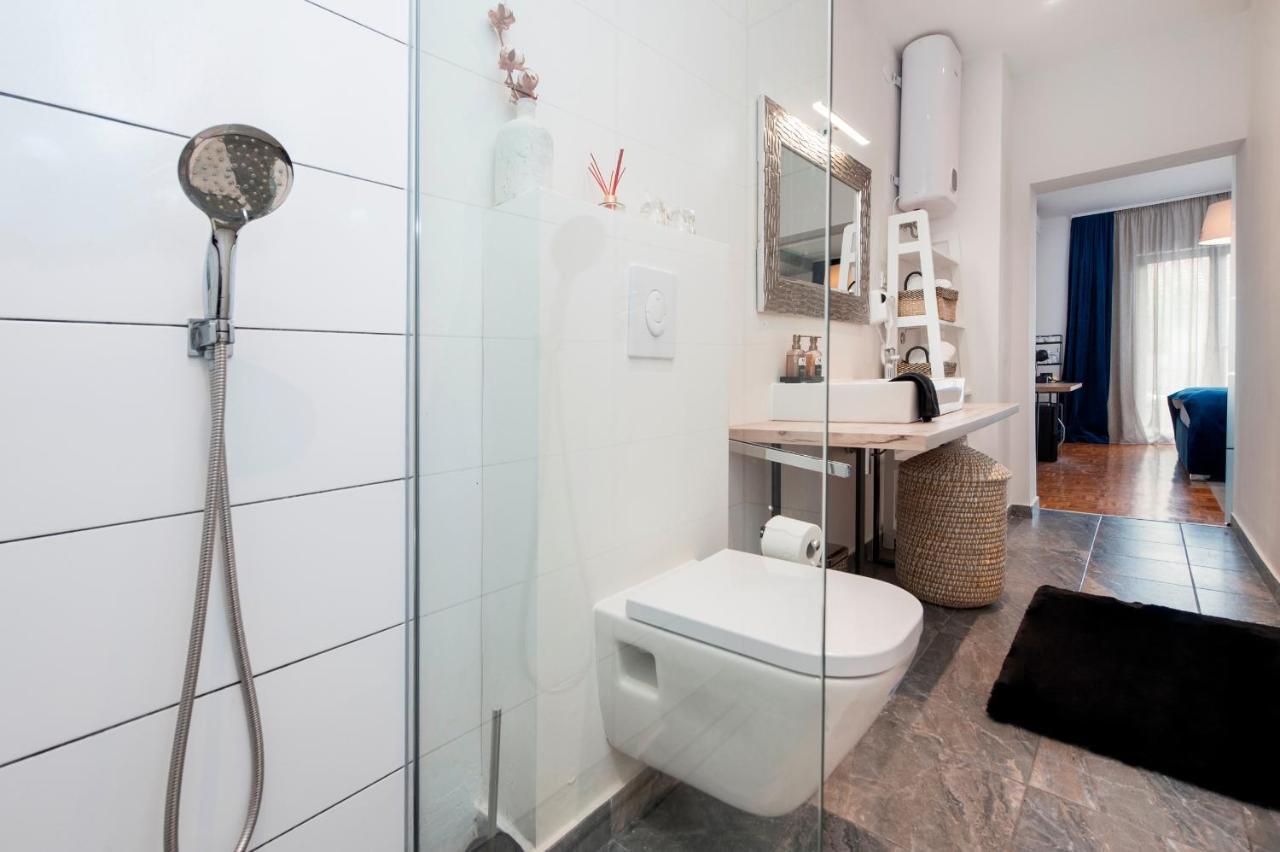 Villa B&B Marina & Parking Free 罗维尼 外观 照片