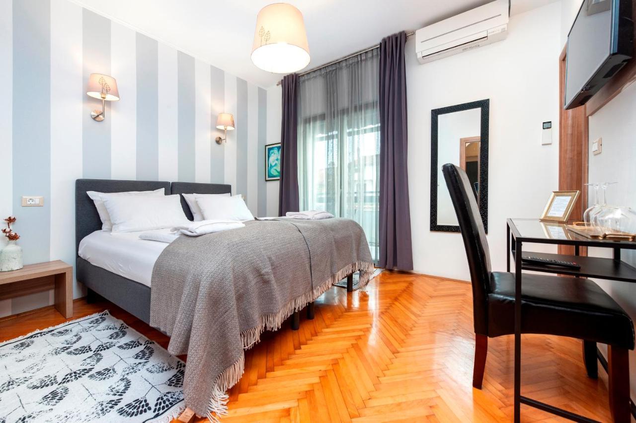 Villa B&B Marina & Parking Free 罗维尼 外观 照片