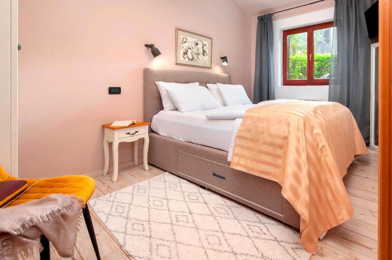 Villa B&B Marina & Parking Free 罗维尼 外观 照片