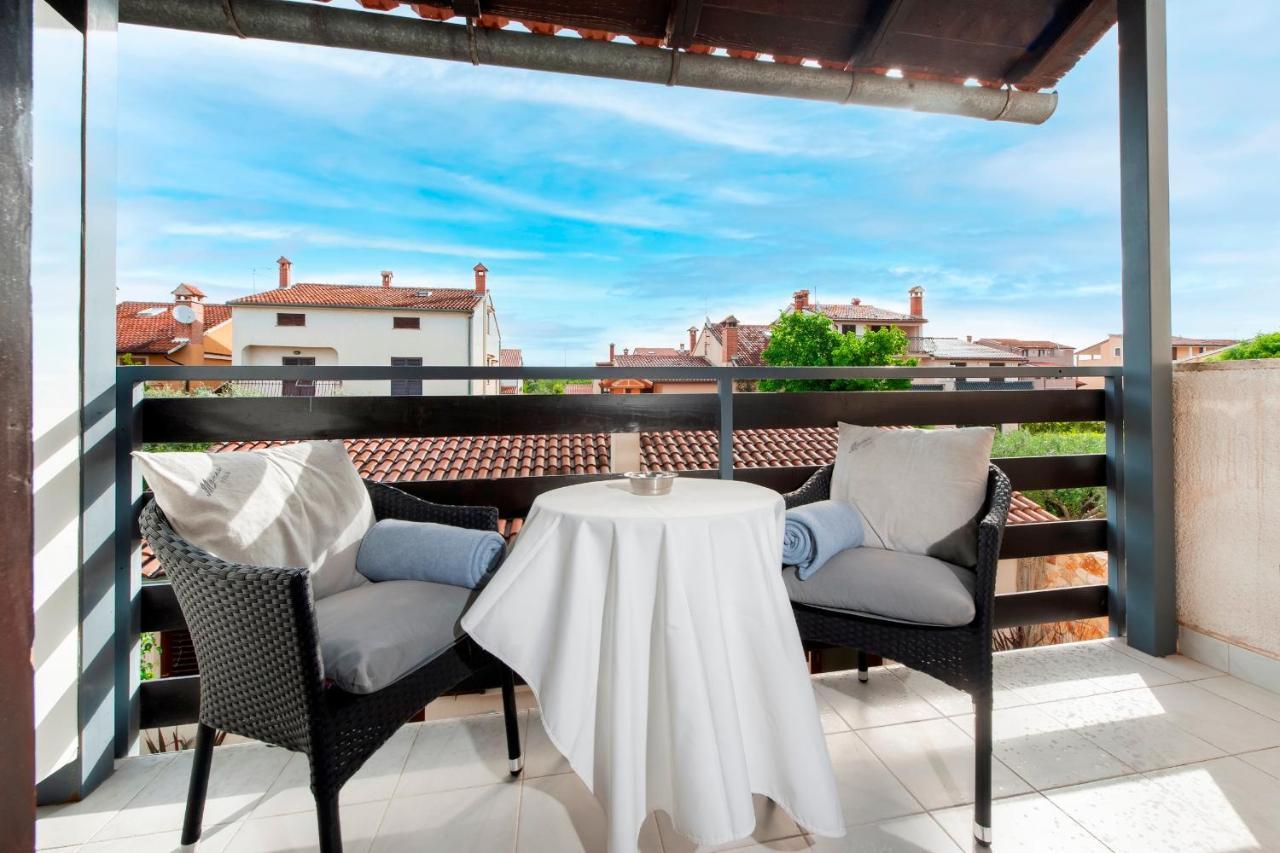 Villa B&B Marina & Parking Free 罗维尼 外观 照片