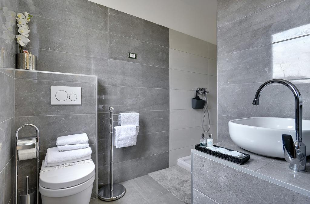 Villa B&B Marina & Parking Free 罗维尼 外观 照片